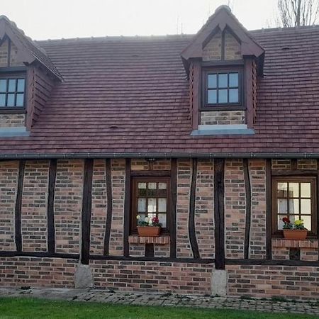 Le Petit Gite De La Varenne Saint-Hellier Kültér fotó