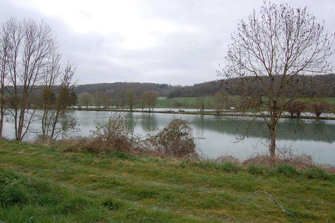 Le Petit Gite De La Varenne Saint-Hellier Kültér fotó